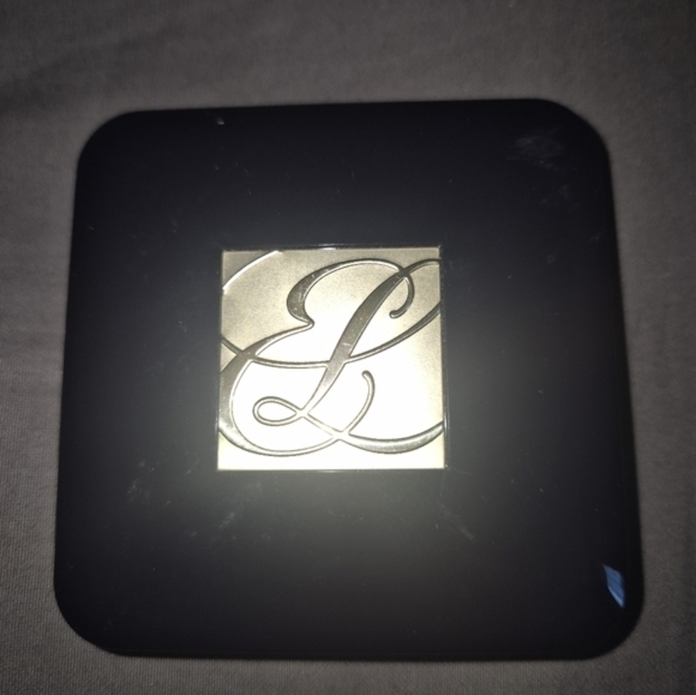 Estee Lauder New Preowned Eyeshadow Signature Berry Quarts 4.4gr